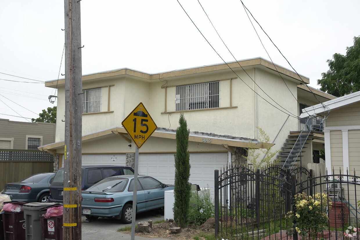 Building Photo - 3615 Penniman Ave