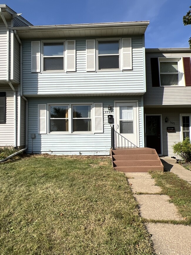 Foto del edificio - 3727 Hillcrest Rd