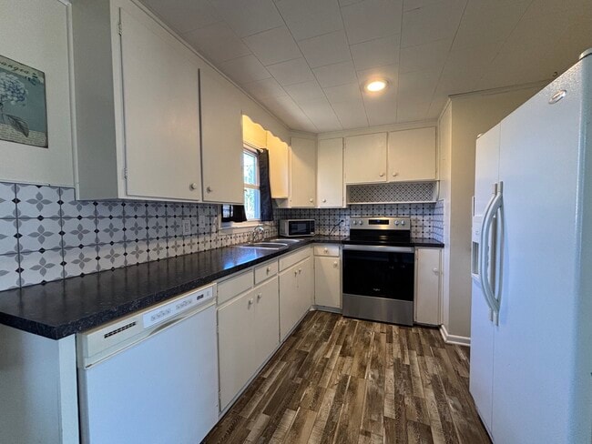 Building Photo - 521 Normandy Rd