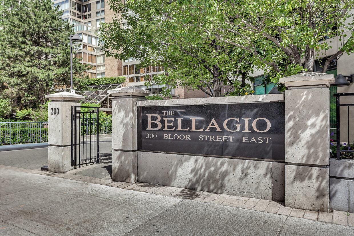 Primary Photo - 300 Bloor St E