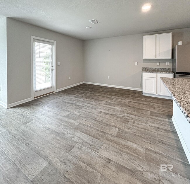 Foto del edificio - 23216 Shadowridge Dr