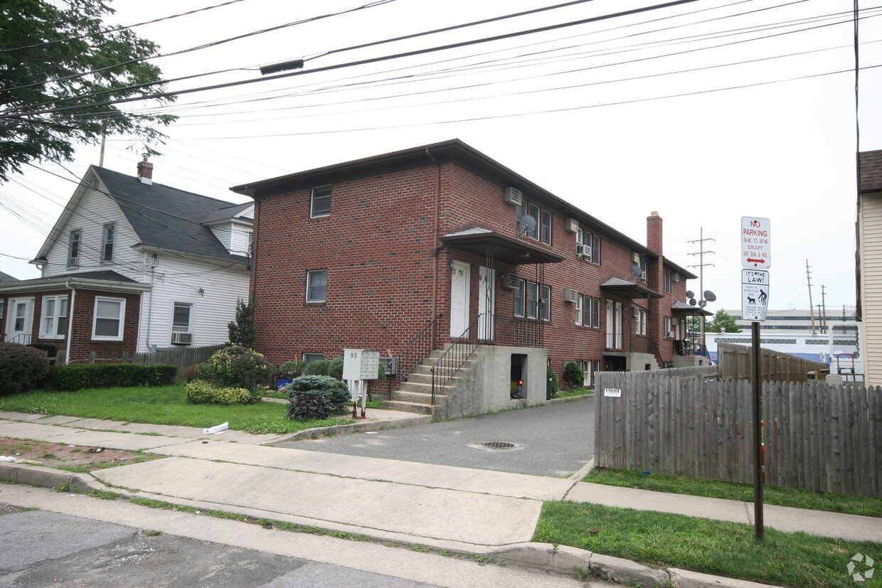 Primary Photo - 92 E Valley Stream Blvd