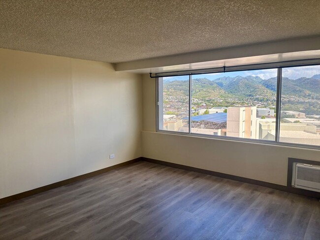 Building Photo - Available Now | Studio, 1 Bath, 1 Assigned...