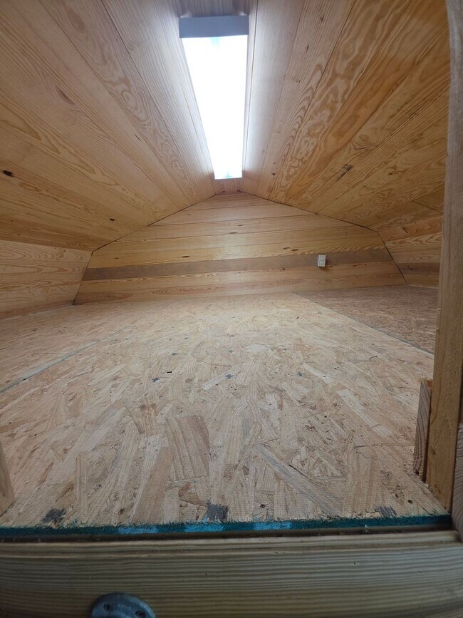 Building Photo - 1303 Ave 3 SE