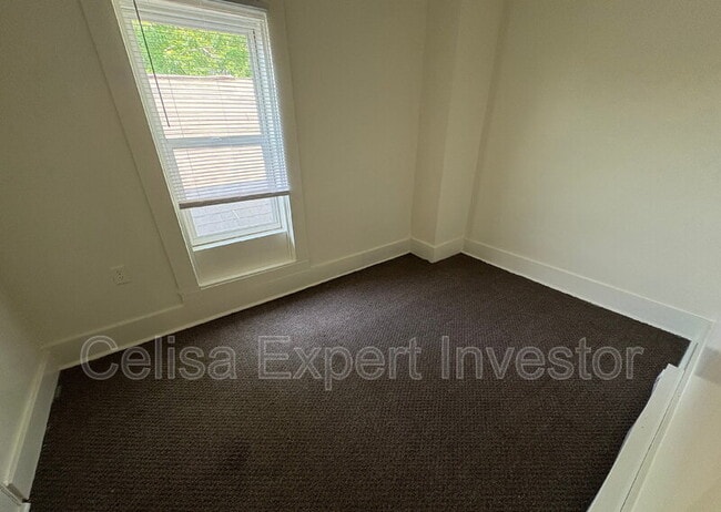 Building Photo - 436 W Williams St