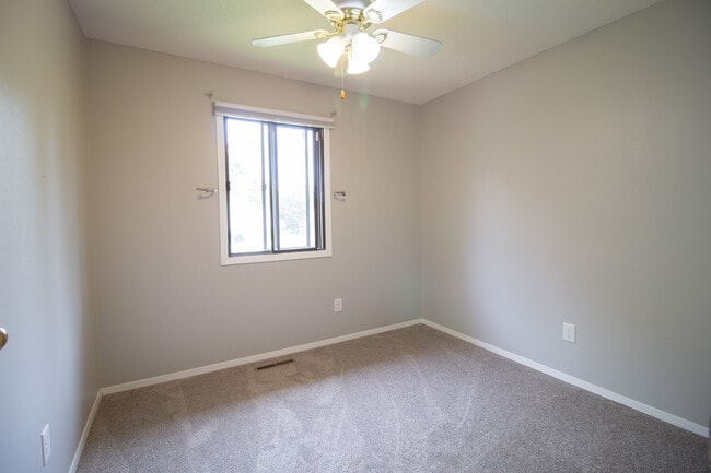 Foto del edificio - 1000 Lakota Ave