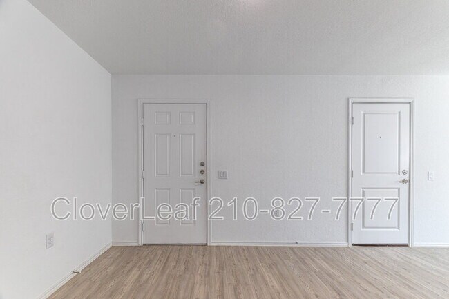 Foto del edificio - 4407 Grassland Pass