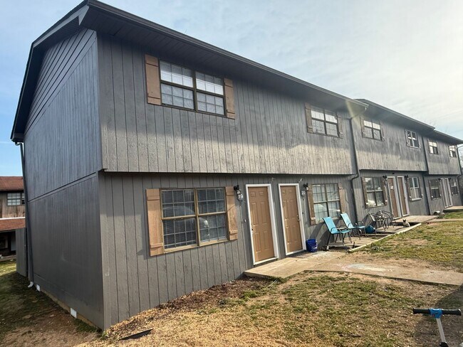 Foto del edificio - 2 Bedroom 1.5 Bathroom Apartment in Johnso...
