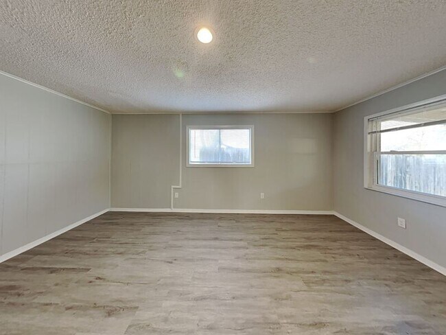 Building Photo - 4725 Dilworth Ct