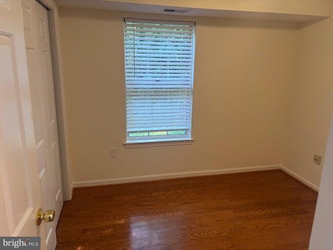 Building Photo - 5700 Olde Mill Ct