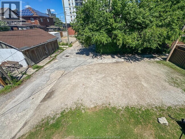 Photo du bâtiment - 130 Elm Ave