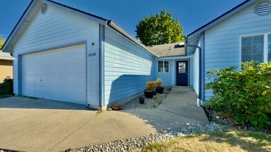 Building Photo - 6040 60th Loop SE