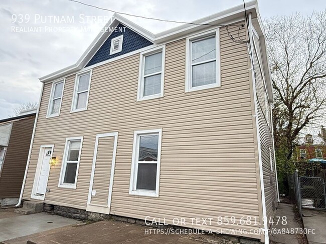Building Photo - 939 Putnam St