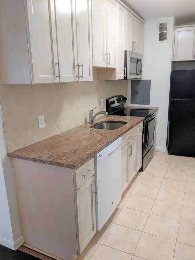 1450 Palisade Ave, Fort Lee, NJ 07024 Condo for Rent in Fort Lee, NJ