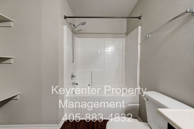 Foto del edificio - Gorgeous 3 Bed 2 Bath in Moore/SE OKC