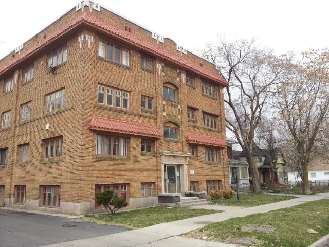 Primary Photo - Fontanelle Apartments