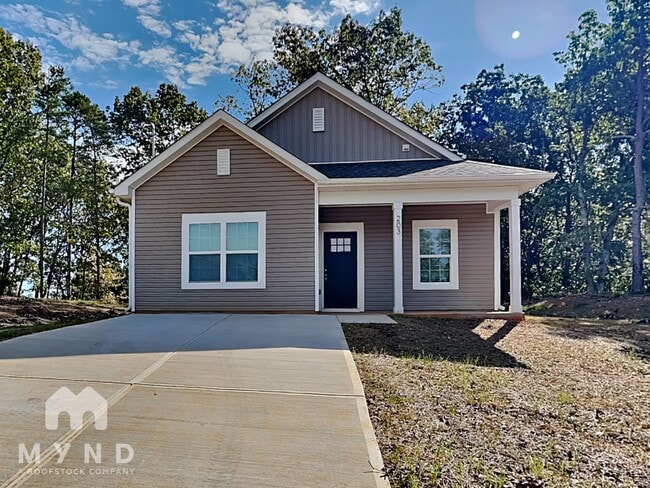 Building Photo - 203 S Skyland Dr