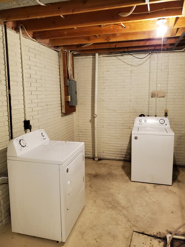 Laundry in unit - 1106 Oleson Rd