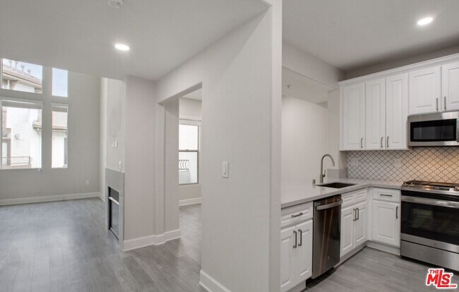 Foto del edificio - 6260 W 3rd St