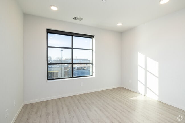 1BR, 1BA - 530SF - Living Room - Trestle Lofts