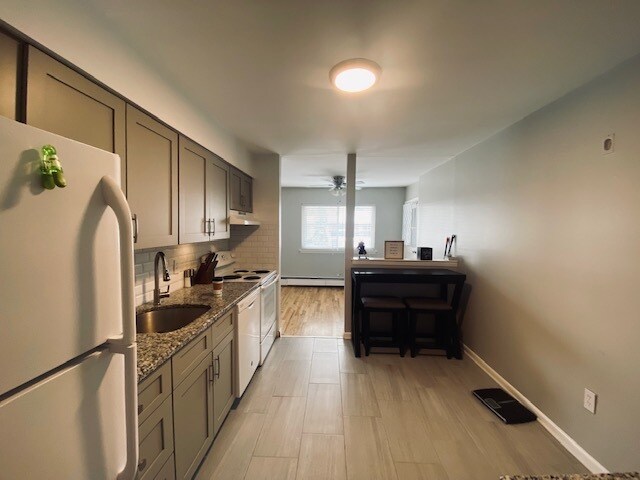 Building Photo - 810 Blooming Grove Tpke