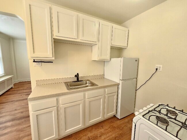 Foto del edificio - 808 N Main St