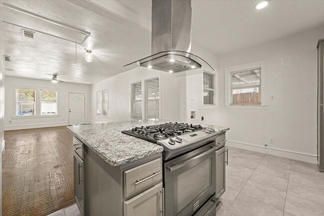 Foto del edificio - 927-929 S Rosemont Ave