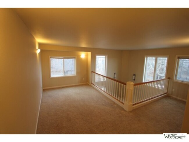 Building Photo - 602 Presidents Pl