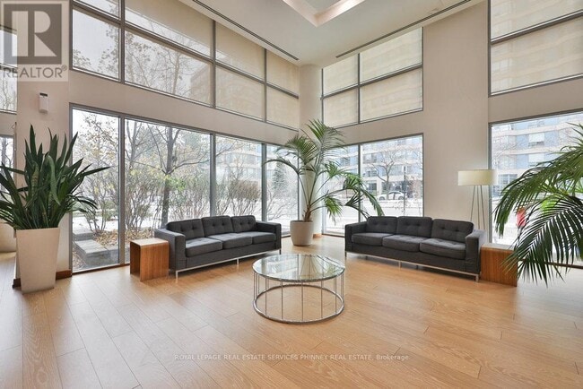 Building Photo - 225 Webb Dr