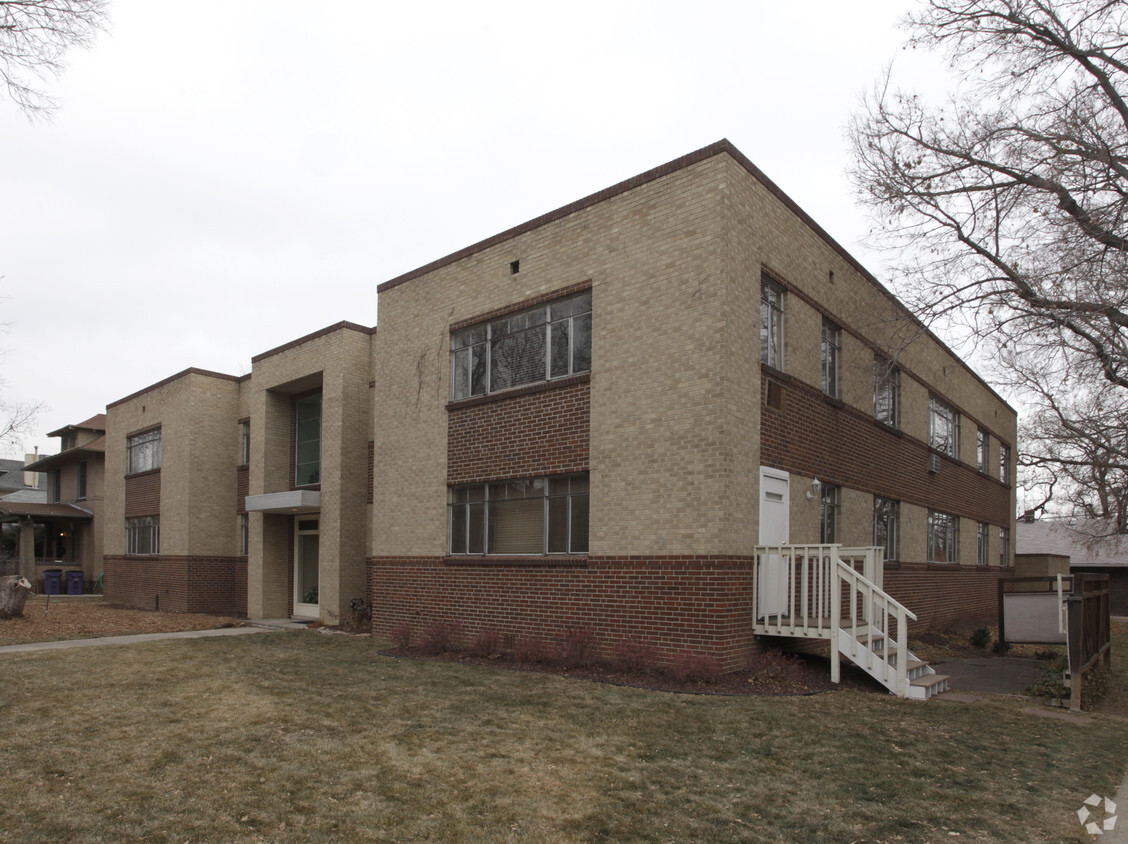 Primary Photo - 1200 St. Paul St. Apartments