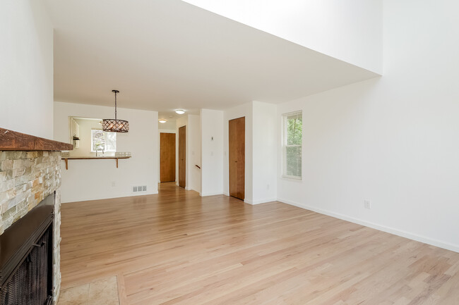 Building Photo - 4529 S 248th Pl