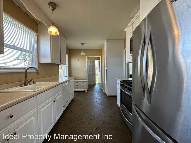Foto del edificio - 3 br, 2 bath House - 2241 W Corak St