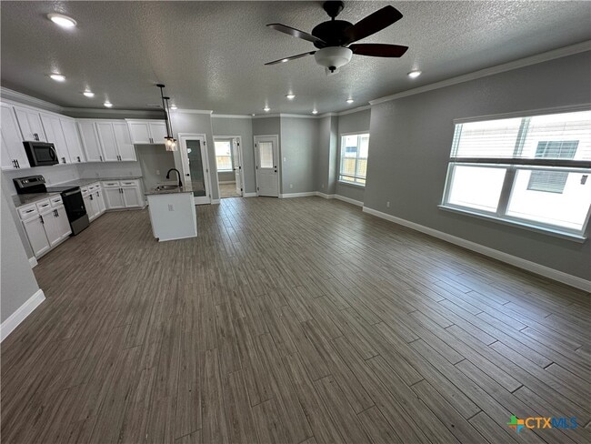 Foto del edificio - 1611 Sideoats Ln