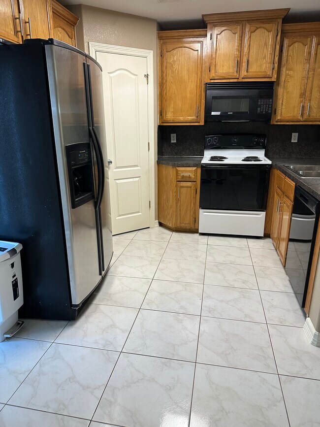 Building Photo - 1837 Tierra Dulce Dr
