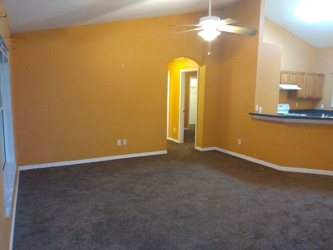 Foto del edificio - 14059 Sullivan St