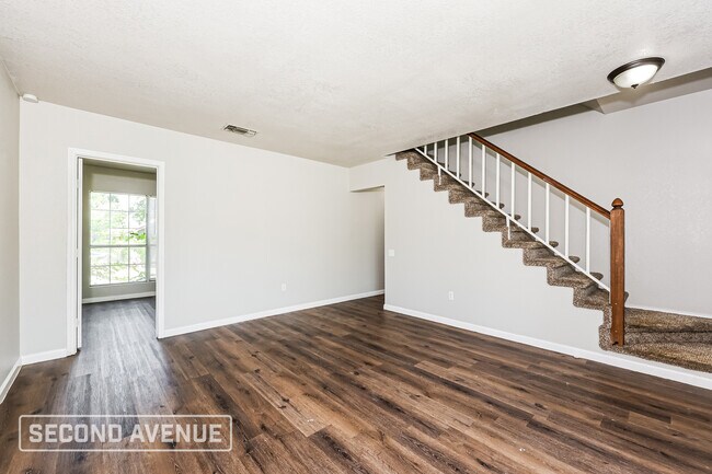 Foto del edificio - 2712 Creekwood Ln