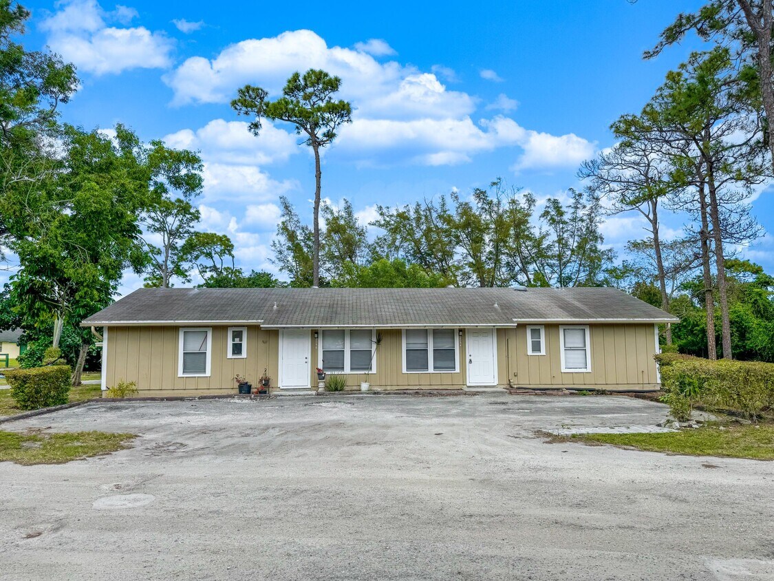 2054 Major Dr, West Palm Beach, FL 33415 Townhome Rentals in West