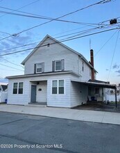 Building Photo - 1064 Lincoln St