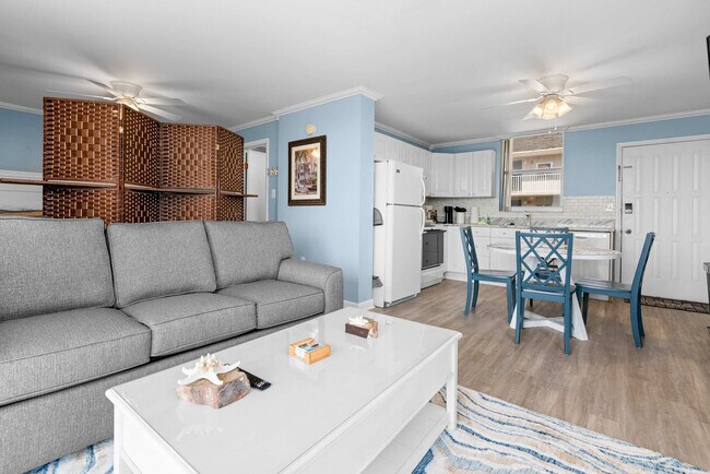 Foto del edificio - 5900 Bonita Beach Rd SW