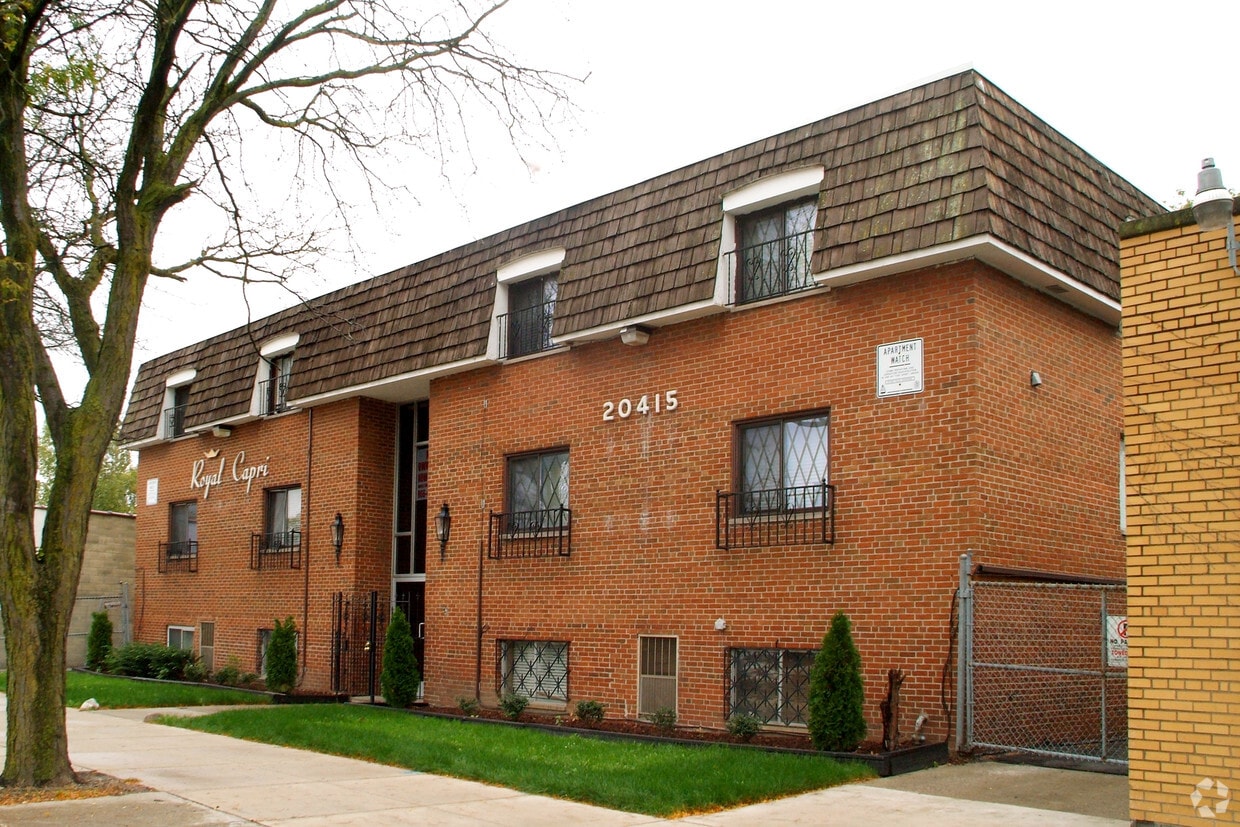 Building Photo - Royal Capri Apartments