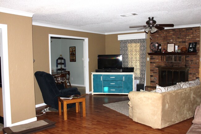 Building Photo - Rosepine Home on Nearly 2 acres