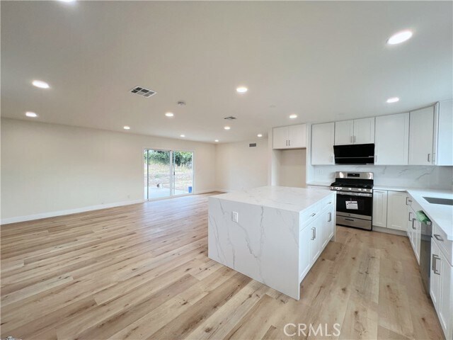 Foto del edificio - 5261 Raintree St