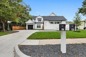 Building Photo - 7512 Delafield Ln