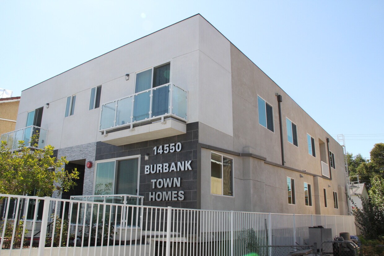 14550 Burbank Blvd, Sherman Oaks, CA 91411 Townhouse for Rent in