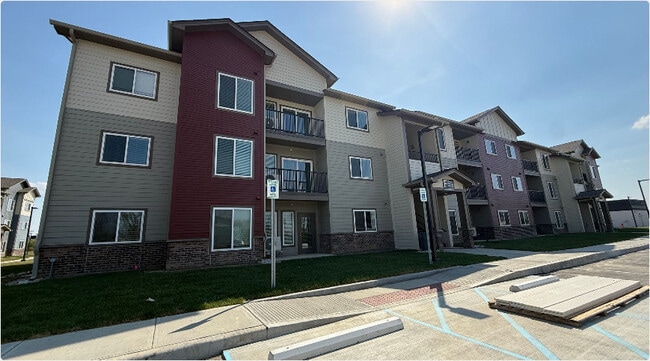 Building Photo - Kinwood Place