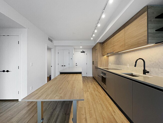 Building Photo - 13428-13105 23xx