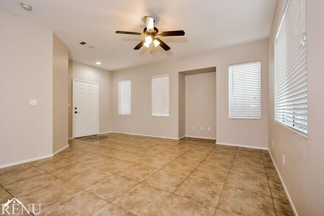 Foto del edificio - 135 Gracious Crest Ave