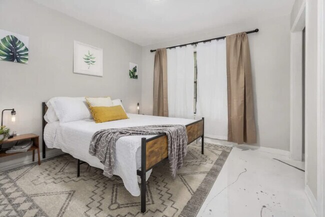 Foto del edificio - 2001 N 61st Ave