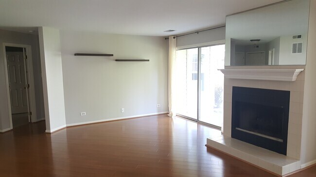 Building Photo - 1349 E Evergreen Dr