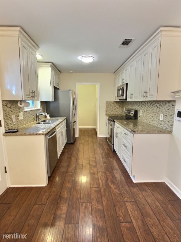 Building Photo - 3 br, 2 bath House - 8342 Justin Ave
